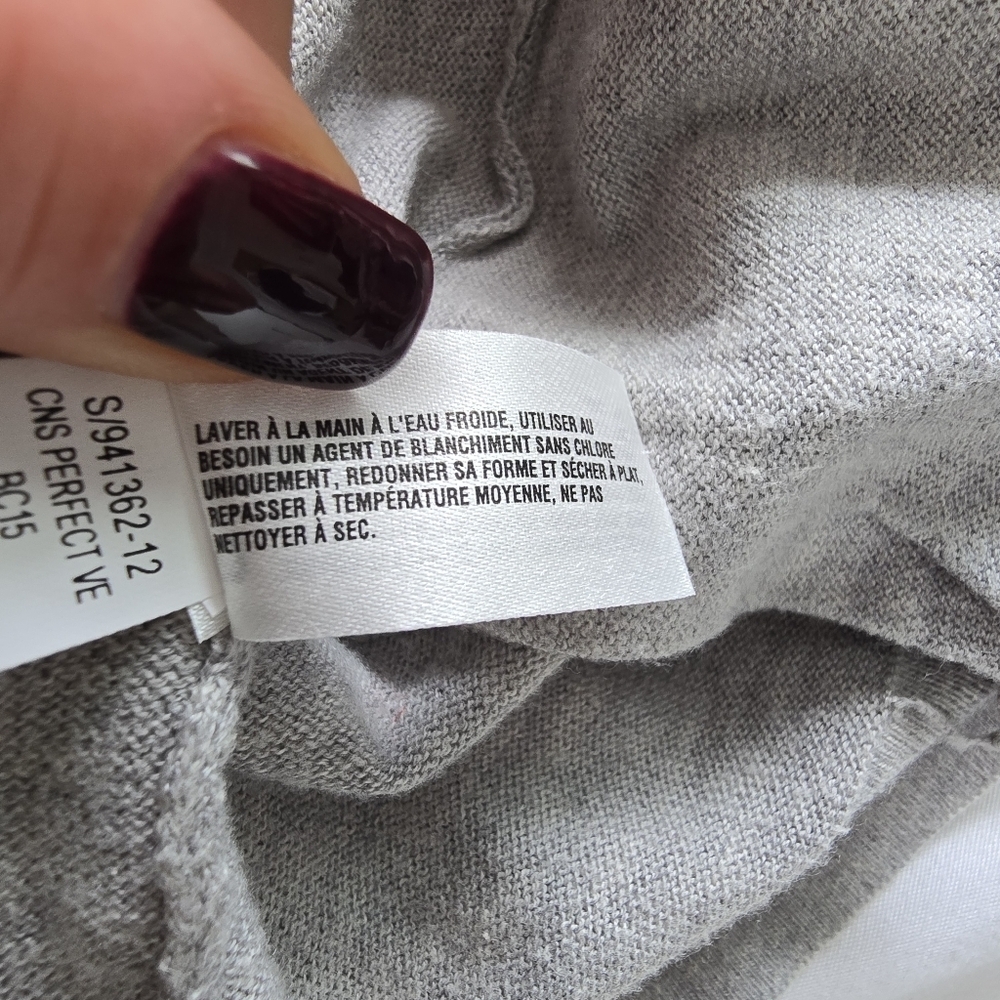 Gap Gray Women's Cardigan 70% Cotton 10% Silk Lightweight Size M - Picture 9 of 12